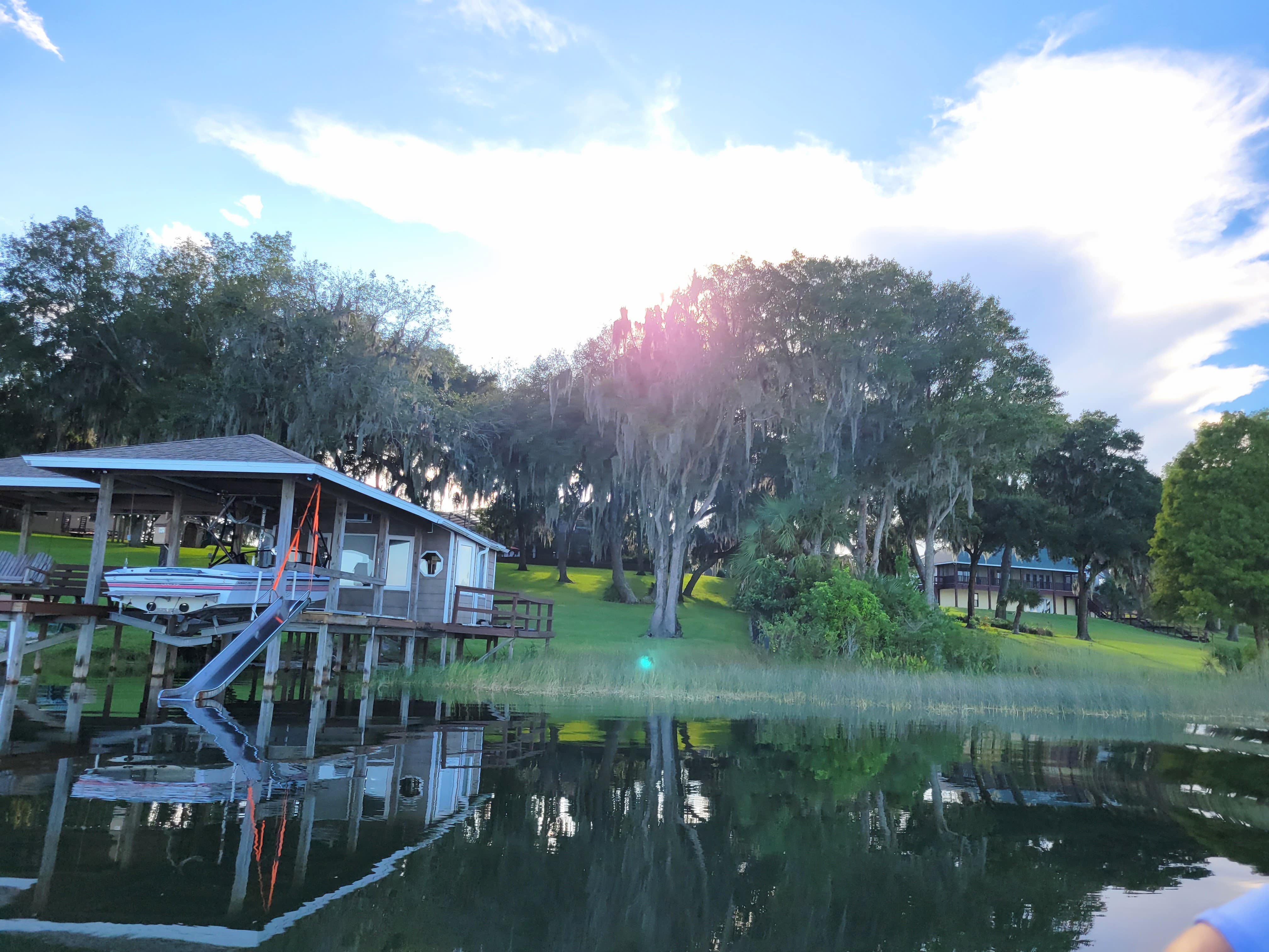 Neighbor property around Lake Dalhousie